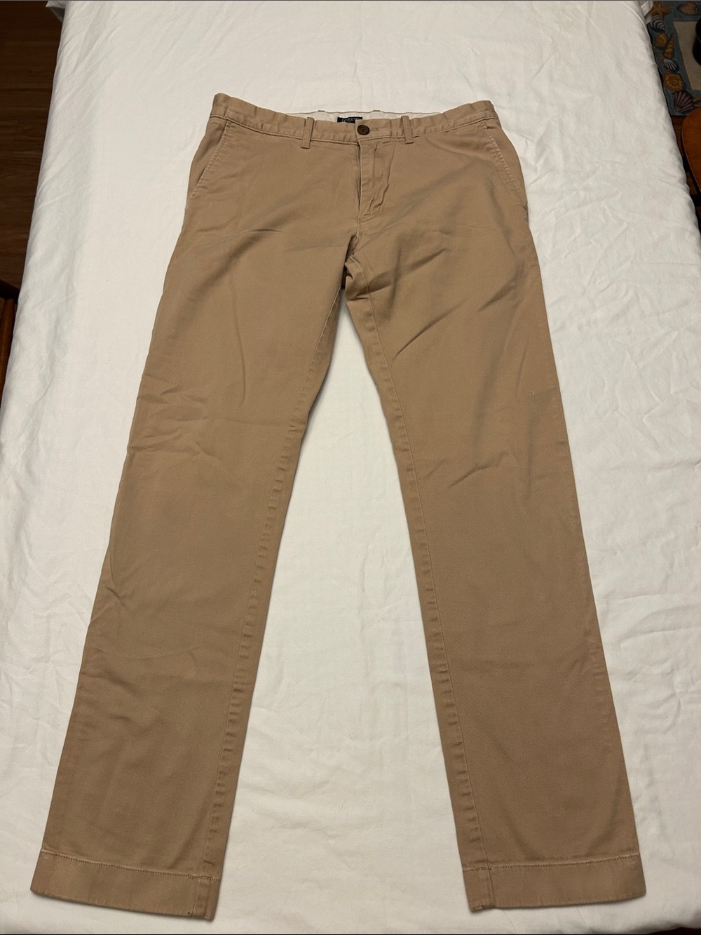 J. Crew Men's slim Classic Straight Chinos - Tan